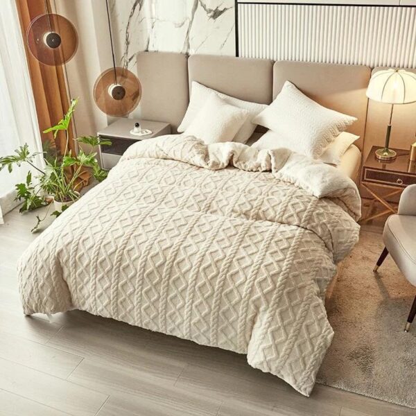 5 Piece Geometric Fluffy Fleece Comforter Set Cream MK Bed Linen